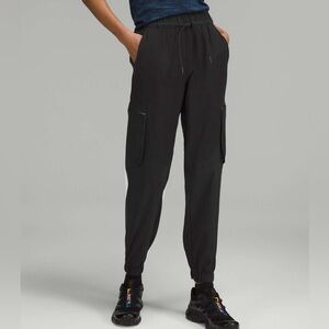 Lululemon Relaxed Mid-Rise Cargo Pant